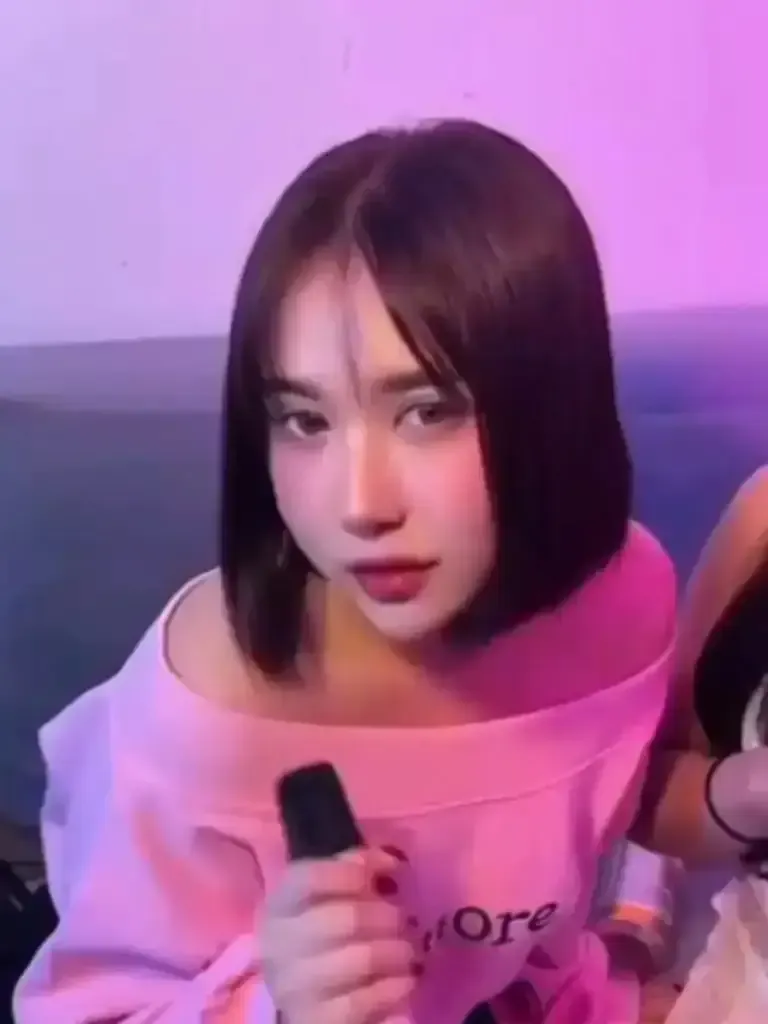 น้อง น้อง เฟยเฟย — ภาพภูมิ