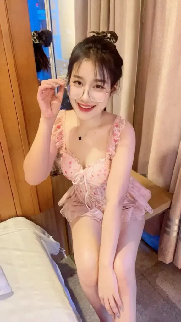 น้อง น้อง อันปัน รับงานคาชุด.นศ — คลอง
